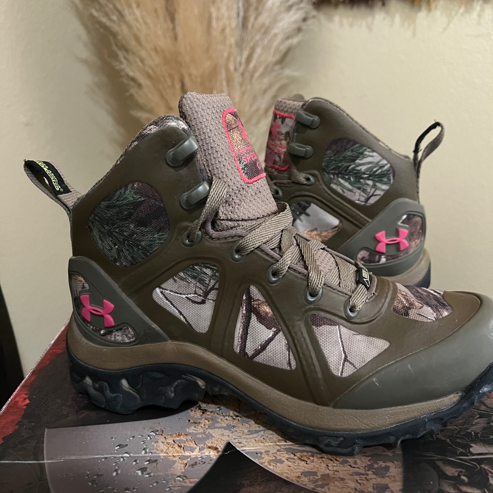 Under Armour  Speed Freek Chaos Hiking Boots Size 7